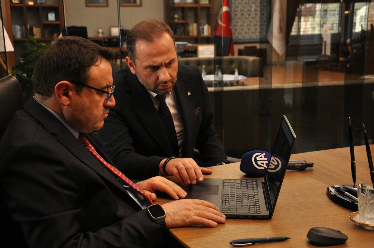 Valimiz Sayın Musa Işın, Anadolu Ajansı “Yılın Kareleri” Oylamasına Katıldı

Valimiz Sayın Musa Işın, Anadolu Ajansı tarafından düzenlenen “Yılın Kareleri” oylamasına katıldı.

Anadolu Ajansı foto muhabirleri ve muhabirlerinin 2025 yılı boyunca Türkiye ve dünya gündemine damga