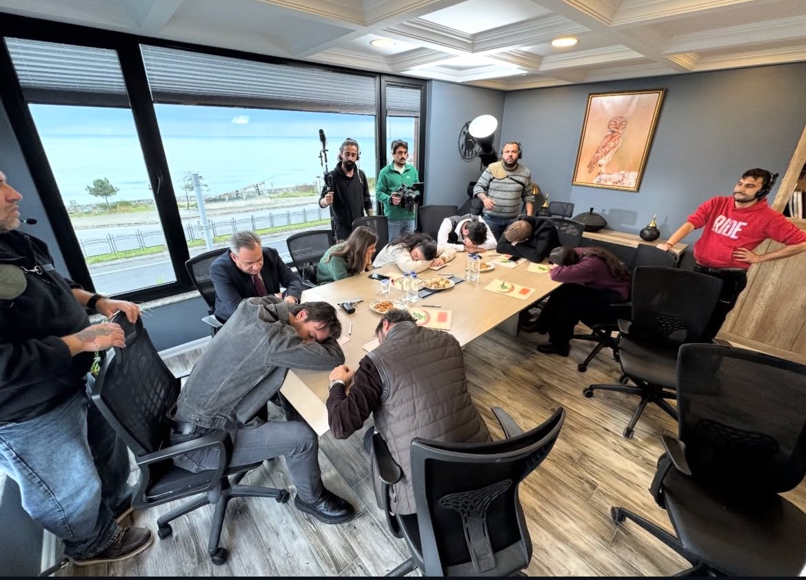 #ErZey yüzünden yakında #taşacakbudeniz ekibi full yatacakk🤣🤣