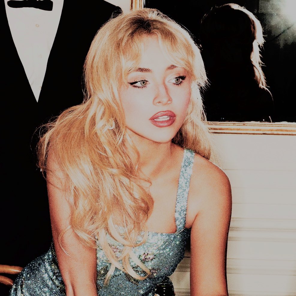 POPSSTUD's tweet image. ⠀⠀
𝓥̲alentines is tomorrow and she doesn’t even have one.
⠀⠀