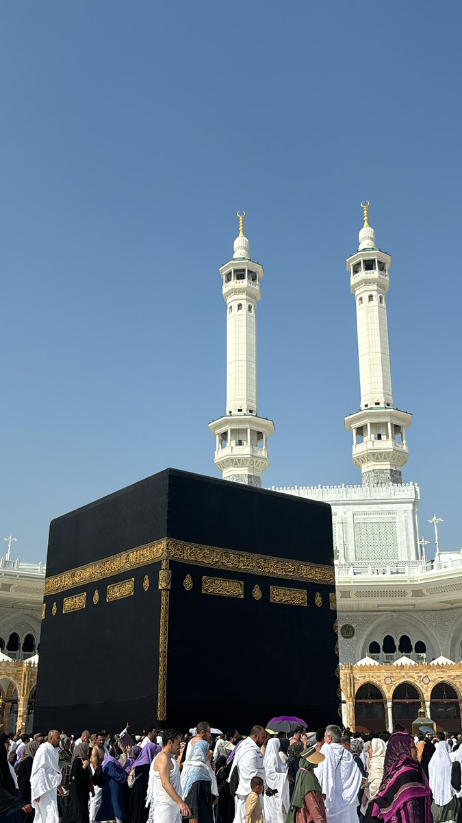 _afnan23_'s tweet photo. - والرُوح في رِحاب مكة أتَسَعَت -
طاب اللقاء وقرّت الأعين وأرتوى القلب ❤️ https://t.co/DZsV0F37Wk