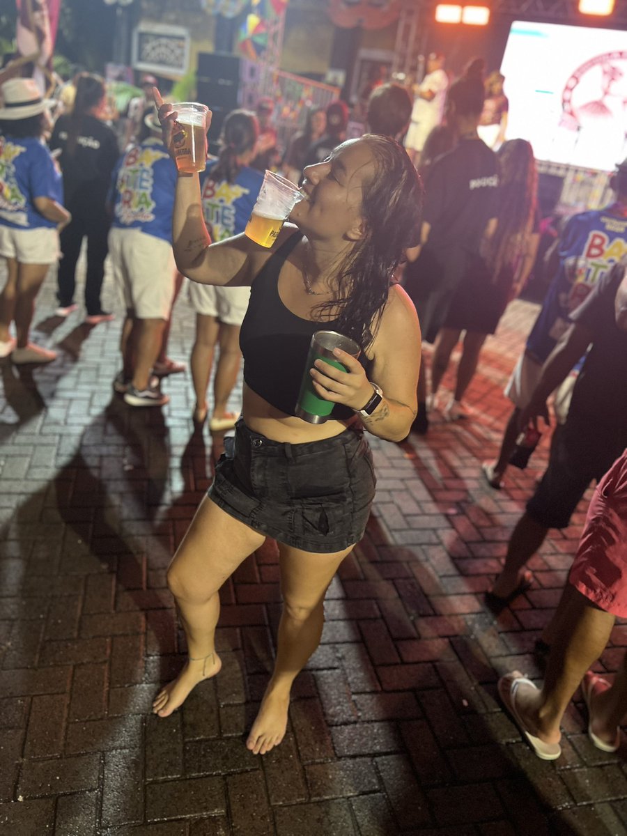 IngridPilantir's tweet photo. Hoje começa o desando kkkkkkkkkkk

Veeeeem carnaval 🎉🥵 

#Carnaval2026 https://t.co/o725DL20gO