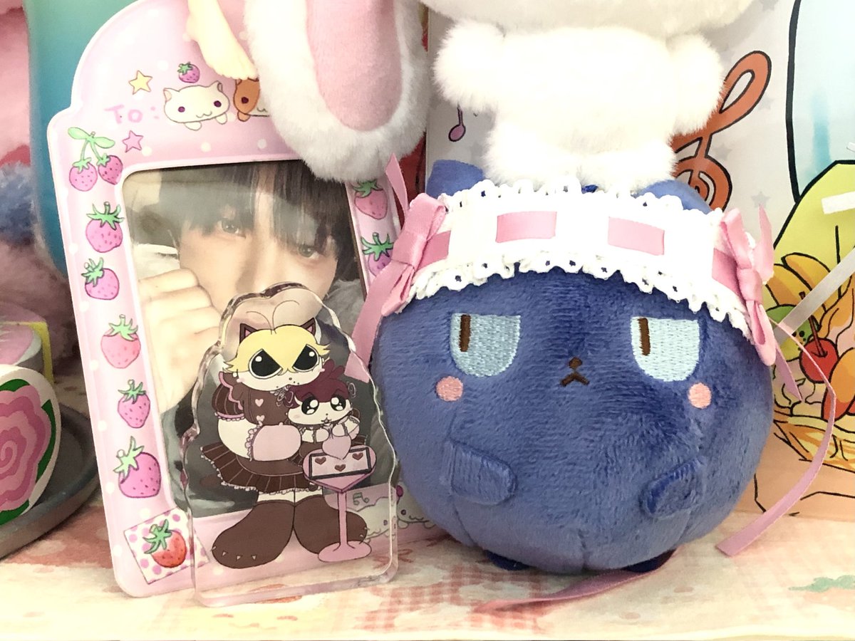 ⠀
　 ♡ ♡　　　 ♡ ♡
♡　　　♡　♡　　　♡
♡　　　 ᕱ♡ᕱ　　　 ♡
♡　　  .(  σ̴̶̷̤  ·̫σ̴̶̷̤ )　　 ♡
　♡　　(O　つ―＊♡
　　♡　し－J　　𝑯𝑨𝑷𝑷𝒀
　　　♡　　𝑽𝒂𝒍𝒆𝒏𝒕𝒊𝒏𝒆’𝒔 𝒅𝒂𝒚 🍫

　　୨୧・┈・♡・┈・୨୧
⠀