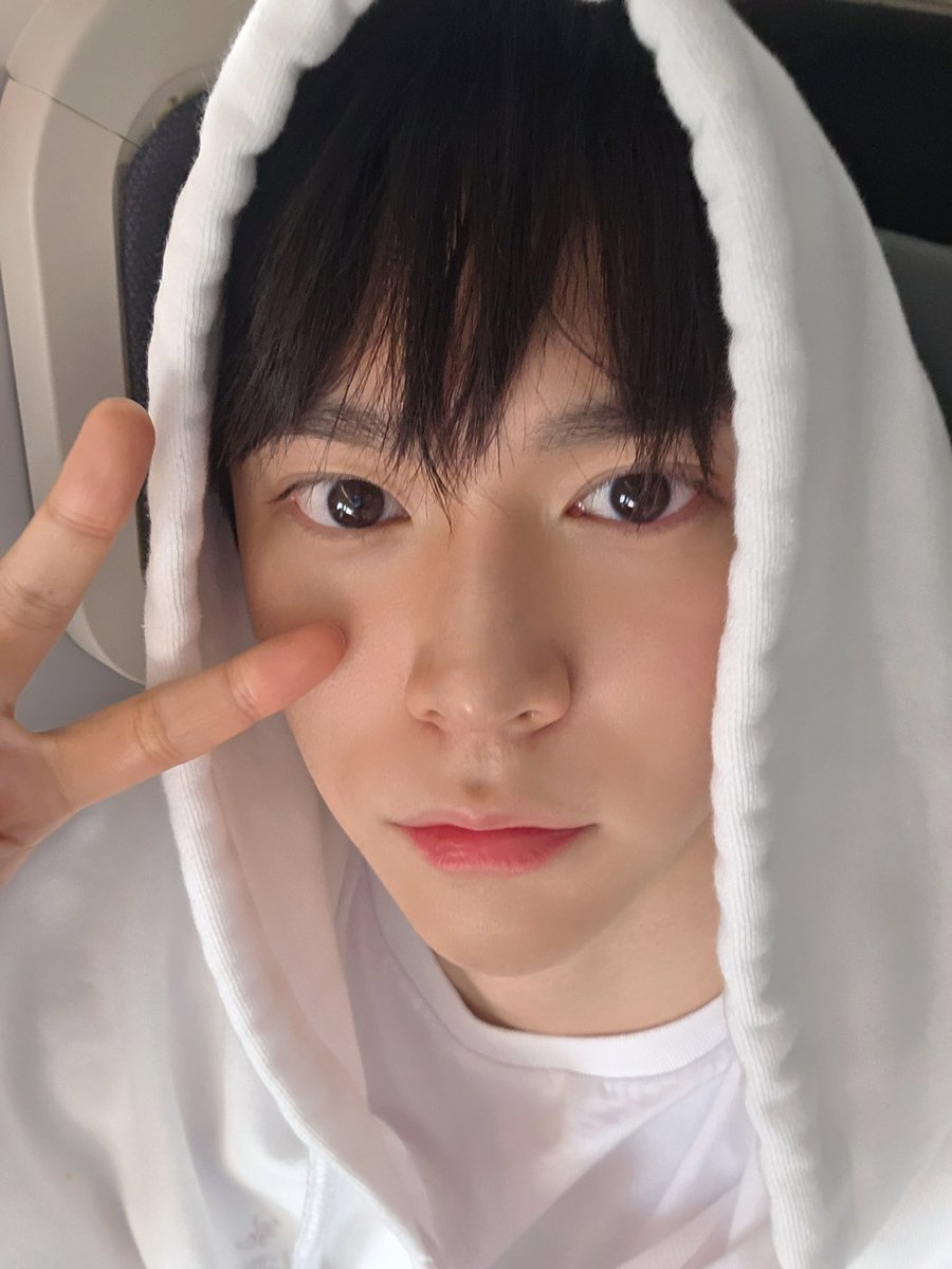 Sent a photo
ง่วงแล้ว
ถ้ายังช้าอยู่เค้าไม่ให้หอมแล้วนะ