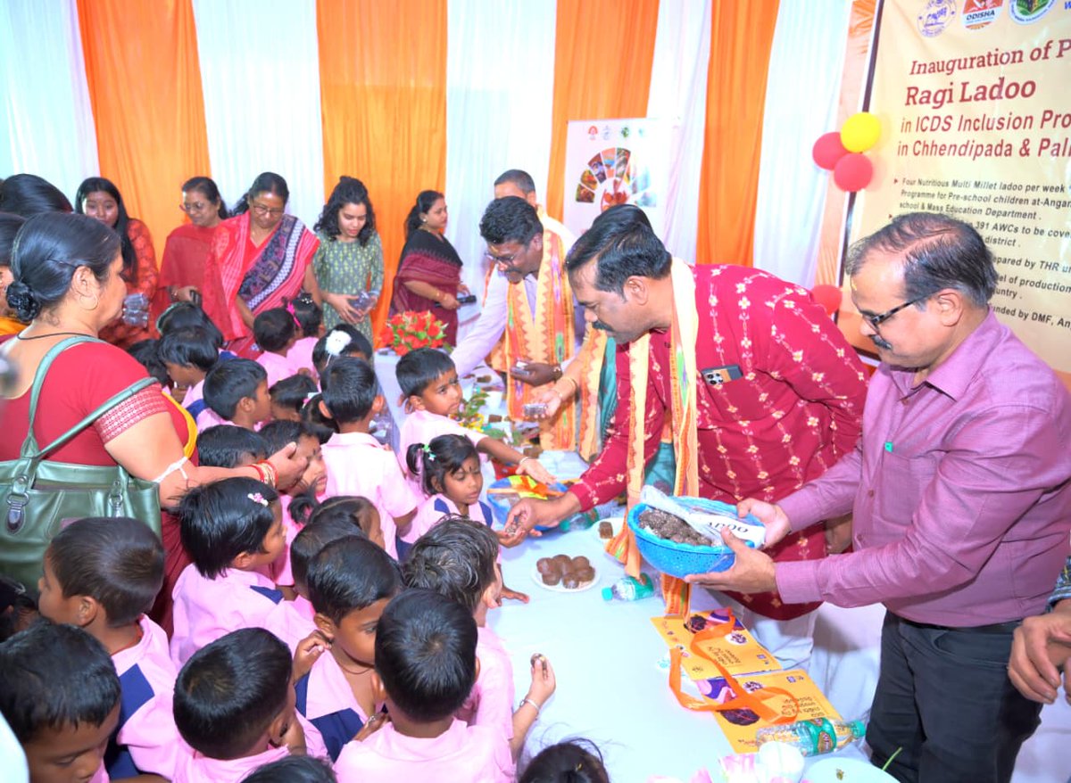 angul_dm's tweet photo. District level pilot #RagiLadoo Programme was inaugurated at Chendipada by Hon’ble MLA Chendipada Shri Agasti Behara to provide nutritious millet-based ladoos to children across Anganwadi Centres in Chendipada & Pallahara, promoting child health and empowering local SHGs under the #ShreeAnnaAbhiyan.
@CMO_Odisha 
@IPR_Odisha