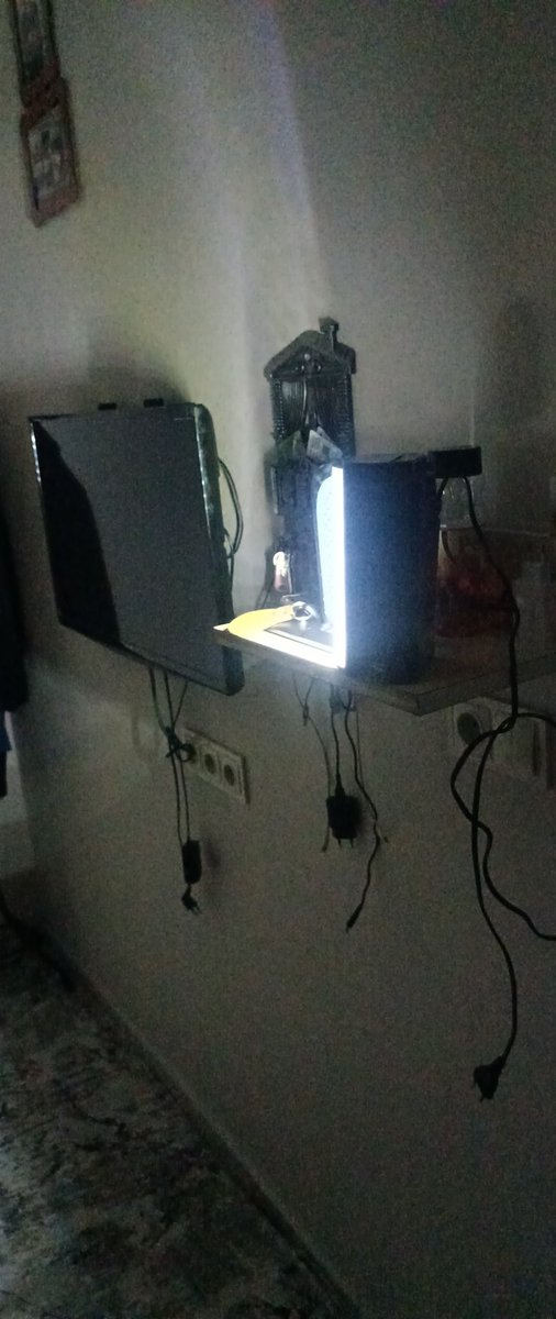 GelenAziz's tweet image. #şanlıurfa eyyübiye'de  bazı mahallelerde sabah saat 8 den beri elektrik yok bütün aramalarınızı rağmen halen elektrik yok 
Hedef 2071 
#Şanlıurfa #gündem #elektirik #diçle #epsaş #zülüm @DicleElektrikAS  @TCEnerji
@tcbestepe @iletisim