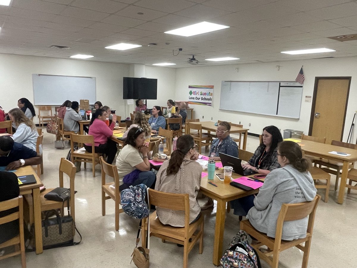 JeffPost2's tweet photo. Lots of #ProfessionalDevelopment occurring today in Galveston ISD. Thank you teachers &amp; session leaders for your hard work! https://t.co/uolgjfkwQK
