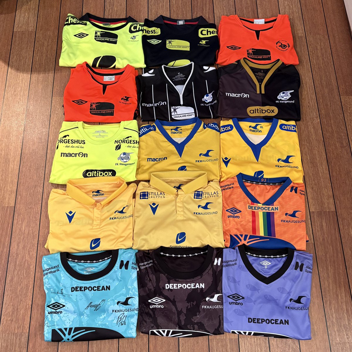 JonnyMackaronny tweet media