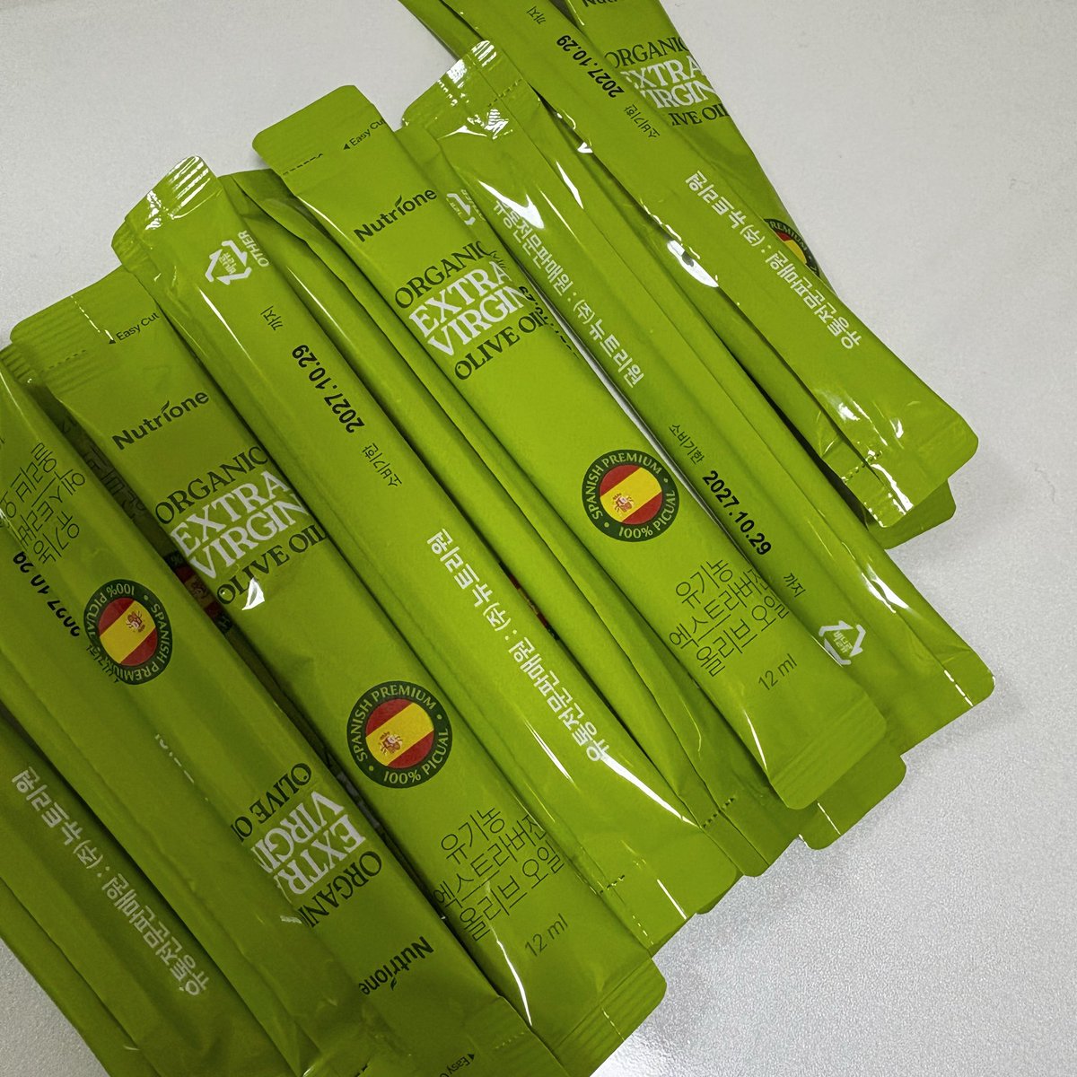 ninicrease's tweet image. 아침에 올리브 오일 좋다더라했더니
친구가 맛 보라고 이만큼 줌
맛보는 양이 맞나? 싶지만 든든하다☺️