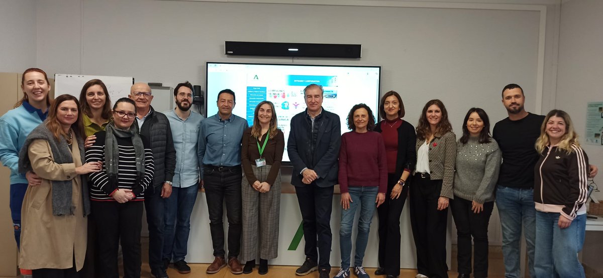 DAPAlmeria's tweet photo. El @DAPAlmeria ha celebrado un acto de acogida dirigido a los tutores clínicos que acompañarán al alumnado de segundo curso del Grado de Medicina durante sus prácticas. El encuentro ha contado con la participación del coordinador de prácticas de la asignatura, Francisco Giménez. https://t.co/n7PQYyVmZ1