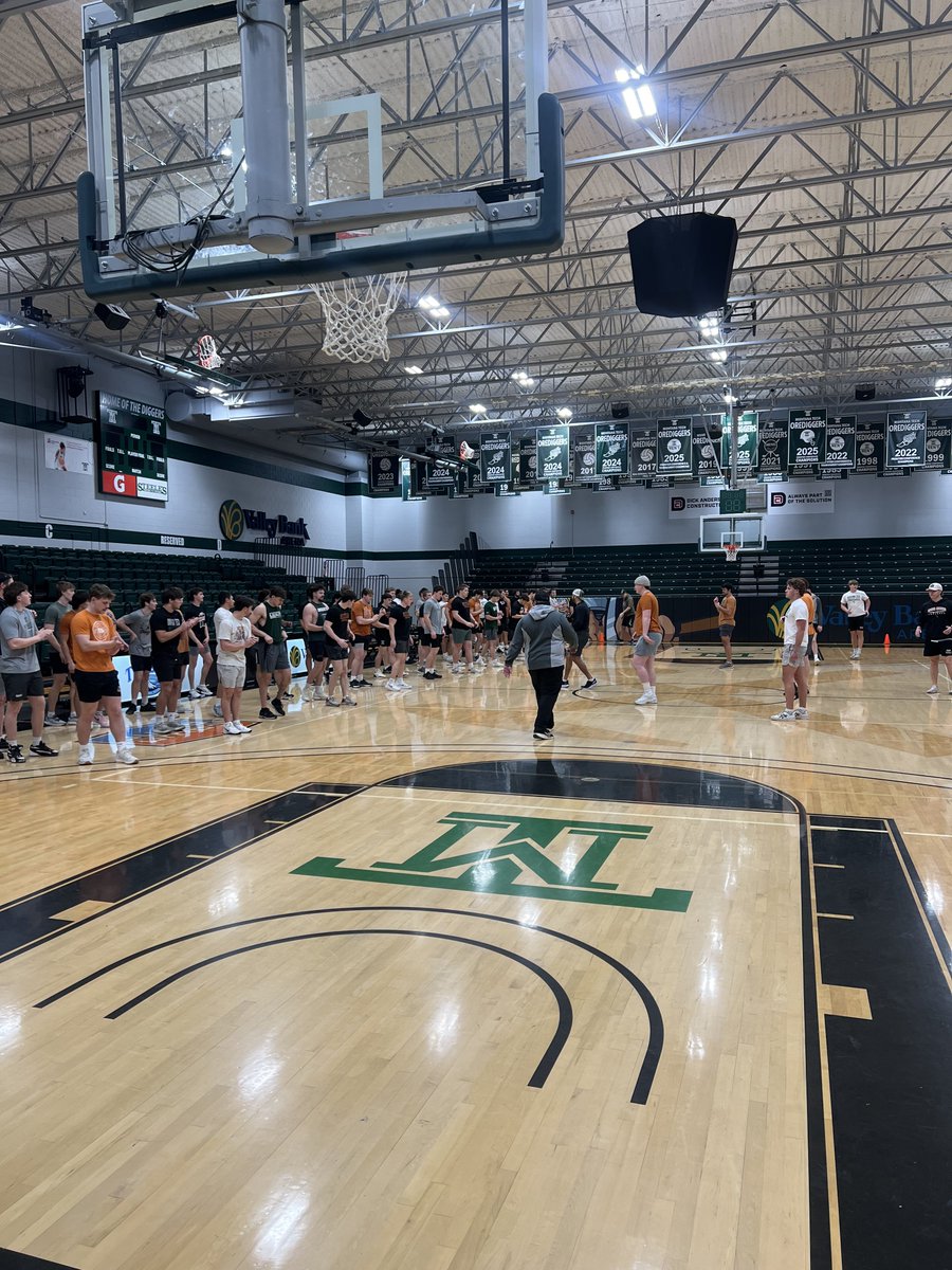 MonTechFootball's tweet image. “CHAMPIONS are made on a thousand invisible mornings!”
⚒FINISH THE MISSION⚒
#Family
#CountOnMe