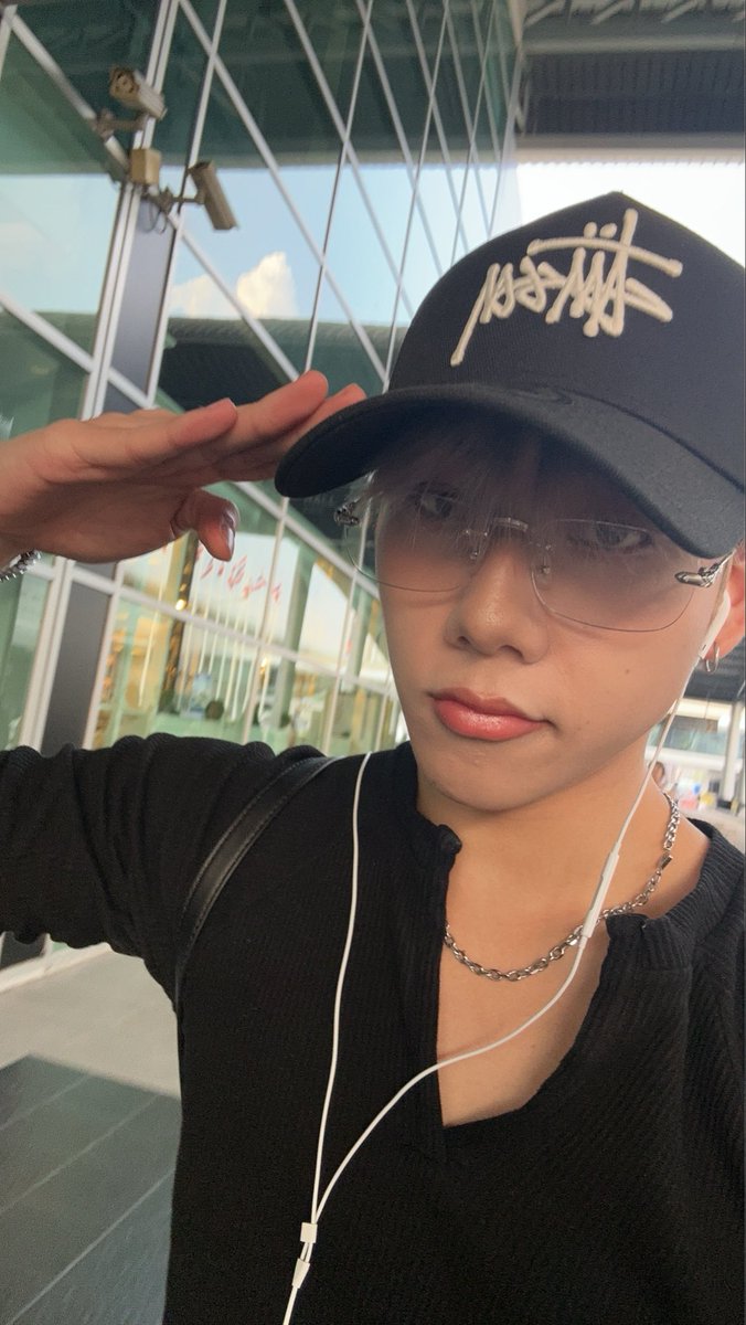Jorjamesu's tweet photo. เป็นคอนที่สนุกมากๆคั้บ ไอเลิฟการไปคอนเสิร์ต #RISERCONCERT #JAMES_LE7EL #LE7EL https://t.co/FpRNjYcG6O