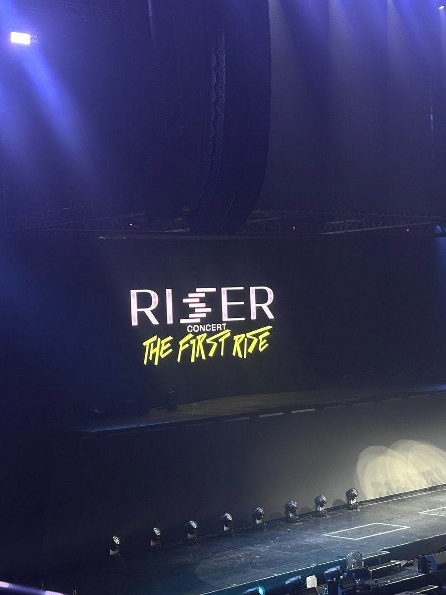 Jorjamesu's tweet photo. เป็นคอนที่สนุกมากๆคั้บ ไอเลิฟการไปคอนเสิร์ต #RISERCONCERT #JAMES_LE7EL #LE7EL https://t.co/FpRNjYcG6O
