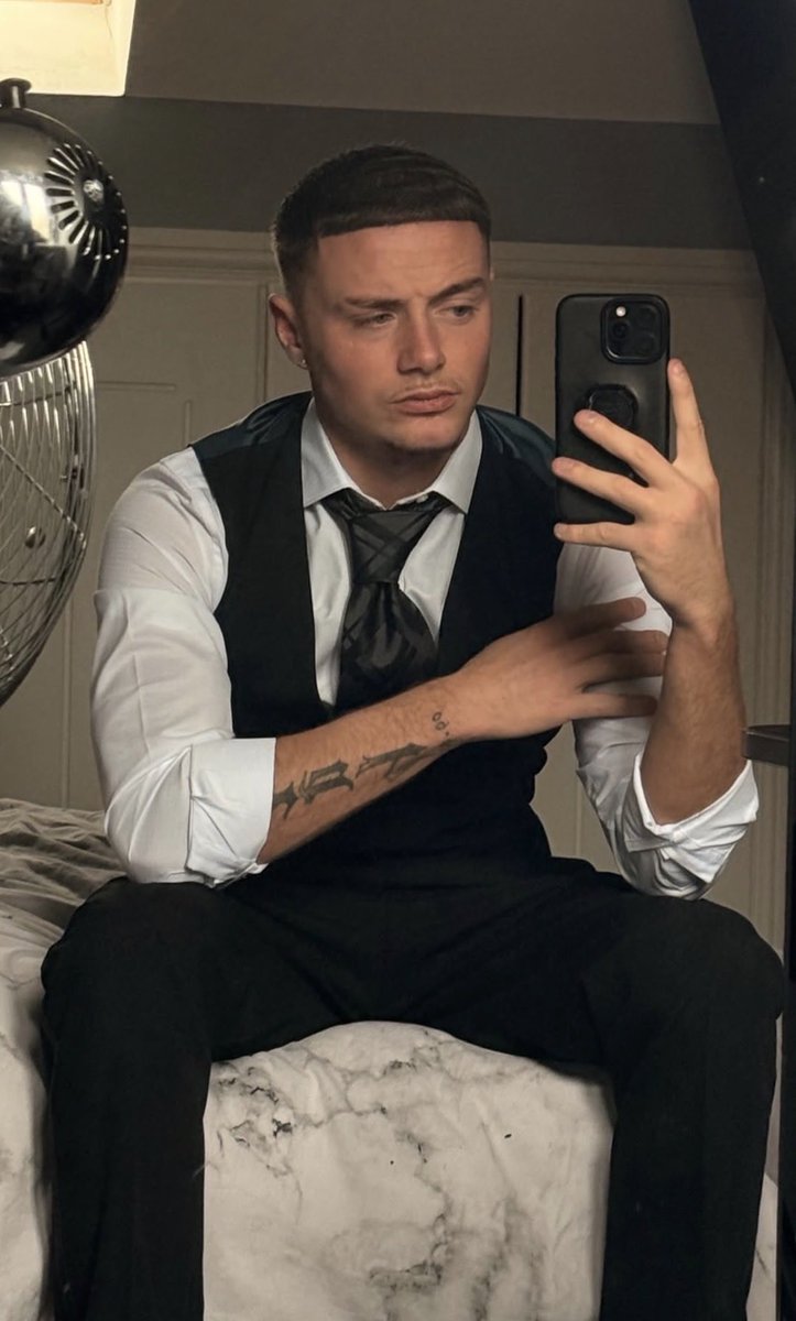 MasterRyan202's tweet photo. To the pay pigs watching from the sidelines  you don’t fund me. 
You finance your own humiliation.
I don’t chase. I command. You don’t impress me. You comply.
Know your role. Send it quietly. https://t.co/Pbp0FeAeoF