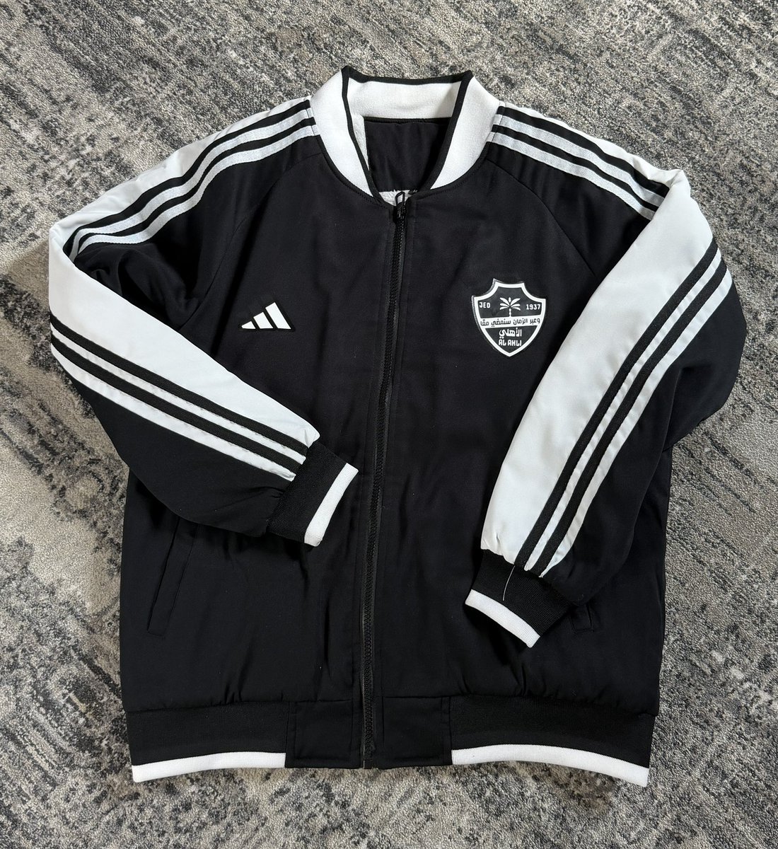 سحب على 1 جاكيت او تيشيرت بـ اختيار الفائز 

شروط الدخول في السحب 

- فولو لحسابنا <a href="/lliipi_/">نامح</a> 
-حساب المتجر <a href="/alqtban_15/">متجر القطبان</a> 
- رتويت 
- اكتب شي تؤجر عليه بالمنشن

الاختيار من الرتويت فالكم التوفيق 💚