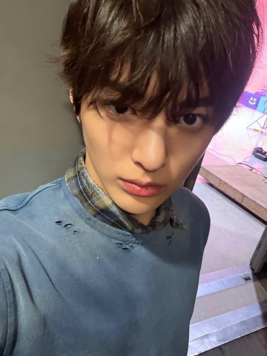 qheono's tweet photo. ️️ ️️ ️️️️️
he wears his strength like silk—
soft to the touch,
yet impossible to tear.

️️ ️️ ️️️️️ https://t.co/fqOjkT4MPY