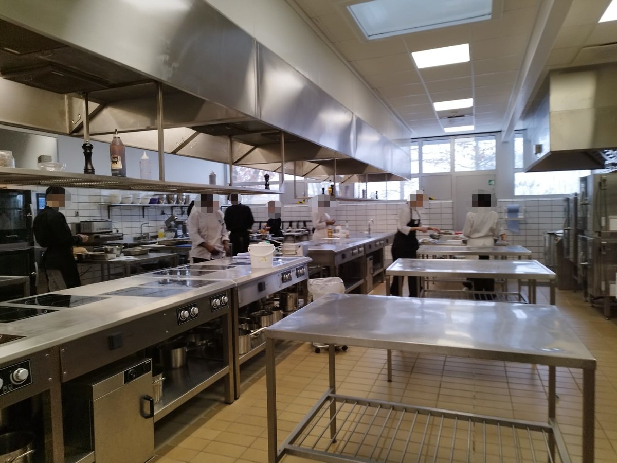 proviseur du lycee Auffray tweet media