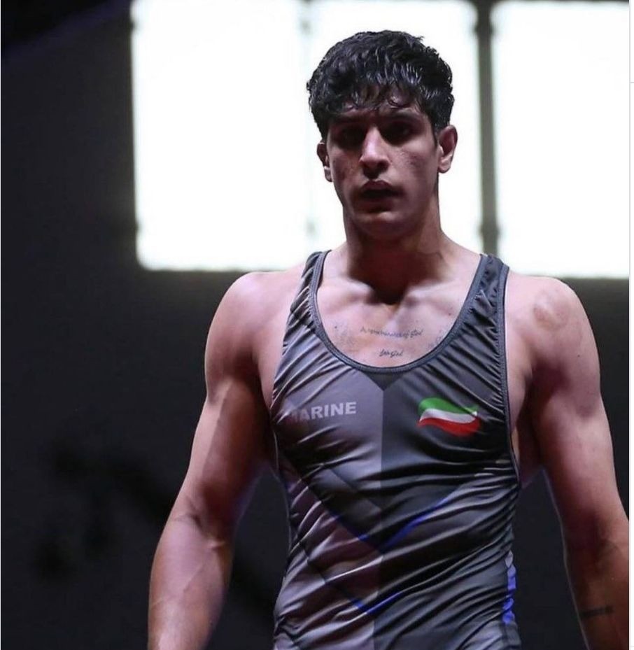 amnestyfrance's tweet image. Saleh Mohammadi a 18 ans.

En Iran, il est champion de lutte.

Aujourd’hui, il est condamné à mort pour avoir participé aux mobilisations de janvier dernier dans le pays.

📢 Les autorités iraniennes doivent abandonner tout projet d'exécution contre lui !