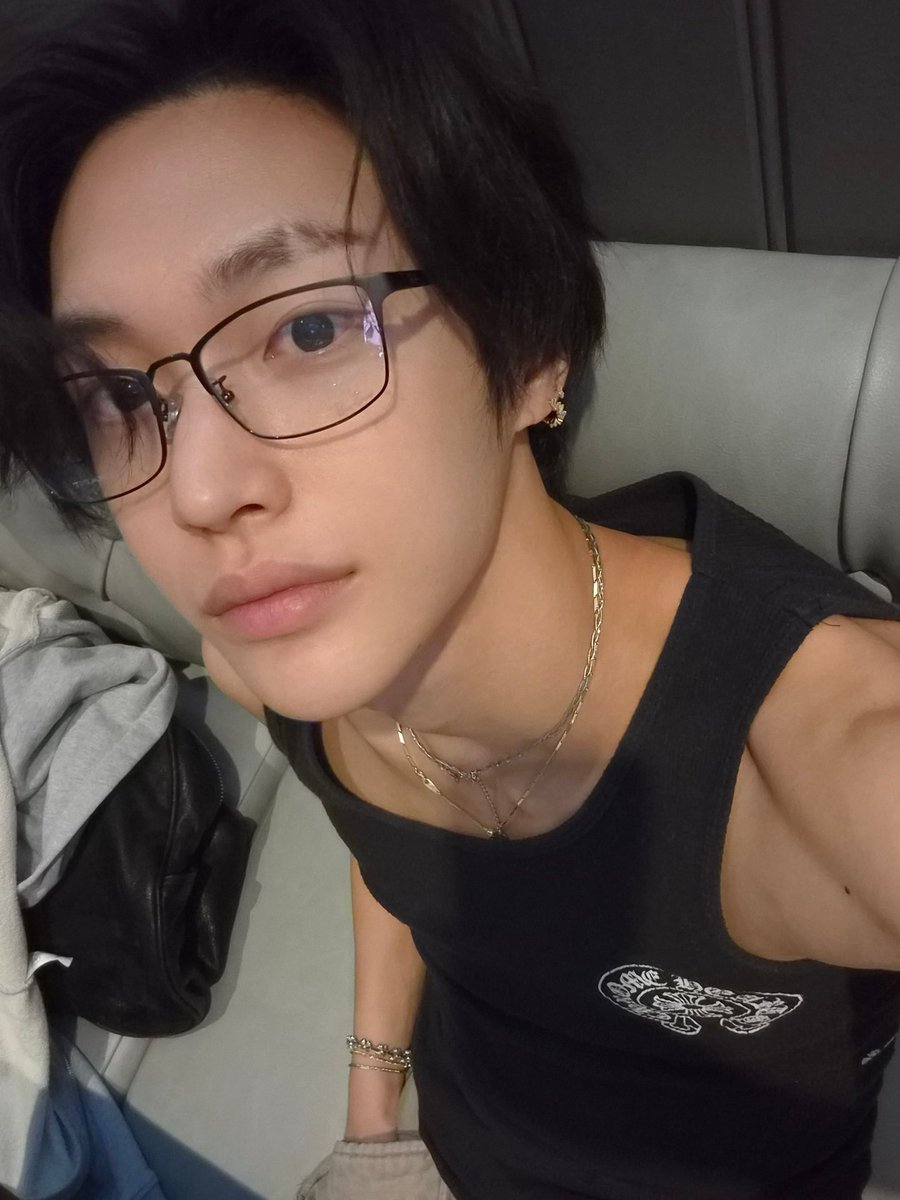 sent a photo
กี่ชิ้นก็ยอมค่ะ
แลกกับยิ้มหวาน