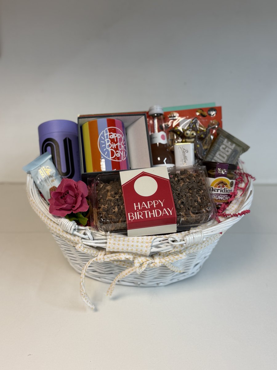 Today's Gift Basket Of The Day is the "Treat Time Birthday Gift" 🎂

ow.ly/ybuB50Y9mQ6

Follow &amp; RT to enter #prize draw to #win a Gift Basket. 

More info via our blog. 

#dailydispatch #gifts #competition #giftbasketsrule #birthdaygifts #birthdaygiftbaskets