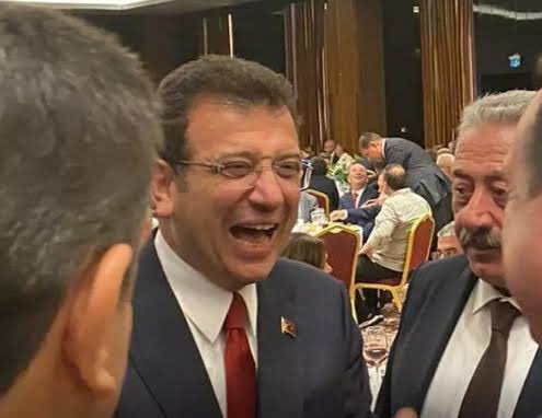 Gençler dedikleri kişiler AKP Gençlik Kolları çıktı.