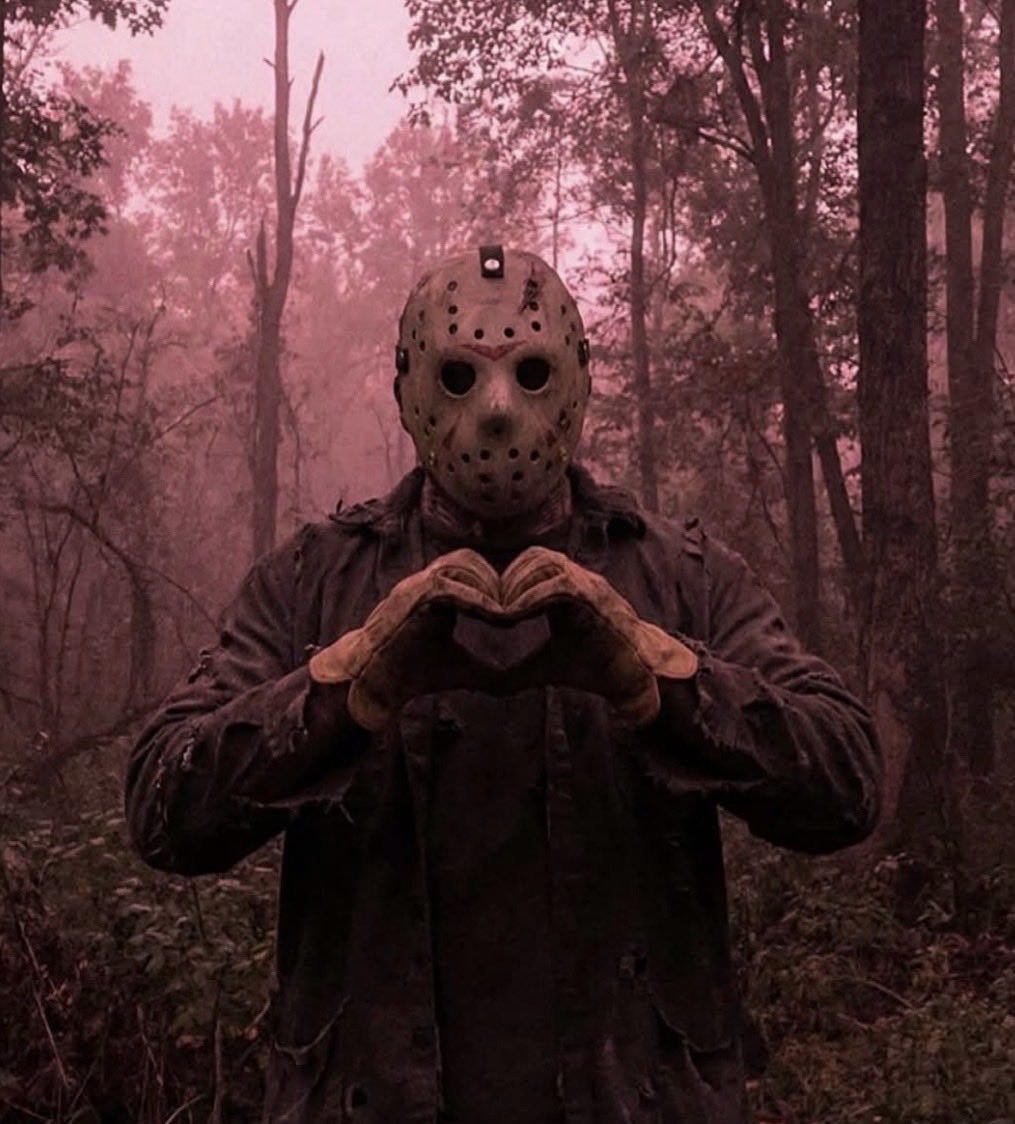 Writer_ZD1995's tweet photo. Happy #fridaythe13th and pre-Valentine’s Day, kiddies!! 🖤💀 https://t.co/q60jF1tUe6