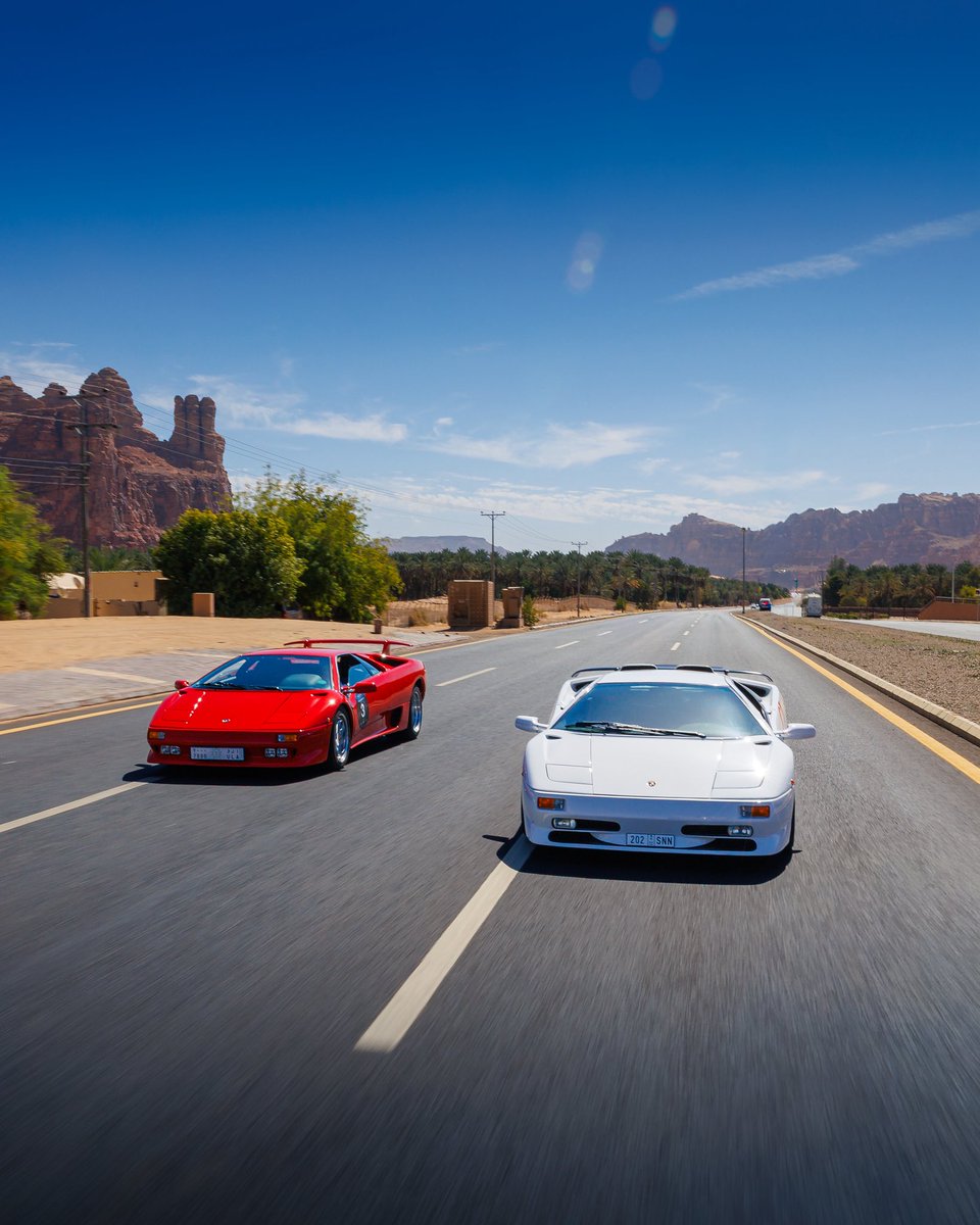 sevencarlounge's tweet photo. THE CLASSIC RUN
سيارات تحكي قصص الزمن الجميل
Cars that tell stories of the golden era
#classicrun #roadtrip #sevencarlounge #alula #cars #adventure https://t.co/oM1ZOCI5yz
