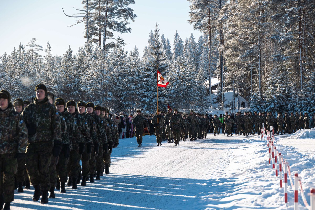 KarjalanPR's tweet photo. #KARTR, #I-SVP ja #KARHP sotilasvala- ja sotilasvakuutustilaisuus järjestettiin tänään 13.2.2026 Pahkajärvellä.
Kaikki saapumiserän 1/2026 alokkaat on nyt nimitetty sotilasarvoihin, jotka aselajista riippuen vastaavat sotamiehen arvoa.
#KARPR #Maavoimat https://t.co/sBRXjwXW56
