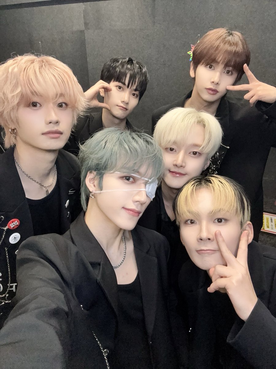 AIMERS_japan's tweet photo. [#AIMERS]

𝗔𝗜𝗠𝗘𝗥𝗦 𝟭𝘀𝘁 𝗙𝗔𝗡 𝗖𝗢𝗡𝗖𝗘𝗥𝗧 '𝗪𝗶𝗻𝘁𝗲𝗿 𝗖𝗼𝗻𝗳𝗲𝘁𝘁𝗶' 𝗜𝗡 𝗧𝗢𝗞𝗬𝗢

AIMERSからの甘いバレンタインギフトはどうでしたか🍫💘？

いよいよ15日はラストライブ😭
6人の集大成となるコンサートをぜひお見逃しなく💨

- 𝐍𝐄𝐗𝐓 𝐋𝐈𝐕𝐄 -
📅 2026.02.15 (SUN)
⏰ 18:00
📍 ENSQUARE LIVE HALL

🤍 初回無料
🤝 お友だち紹介特典あり

#AIMERS #에이머스 #エイマス
#AIMERS_1st_FANCONCERT
#WinterConfetti