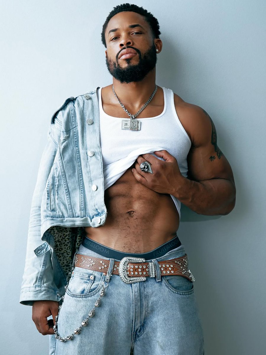 gutbeat3r's tweet image. I ain’t just a pro boxer and personal trainer, I got that drip too. Style on point every time I step out 😂