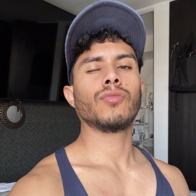 andrespc_2010's tweet photo. #NuevaFotoDePerfil https://t.co/CzhL7QqCwE