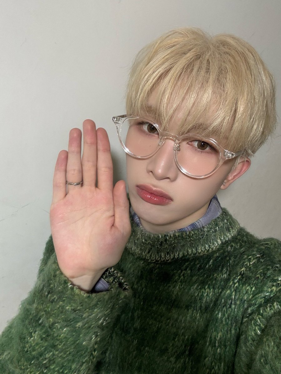 [#DONGYEON]
Hi…👋🏻
#POW #파우 #동연 #ComeTrue #컴트루