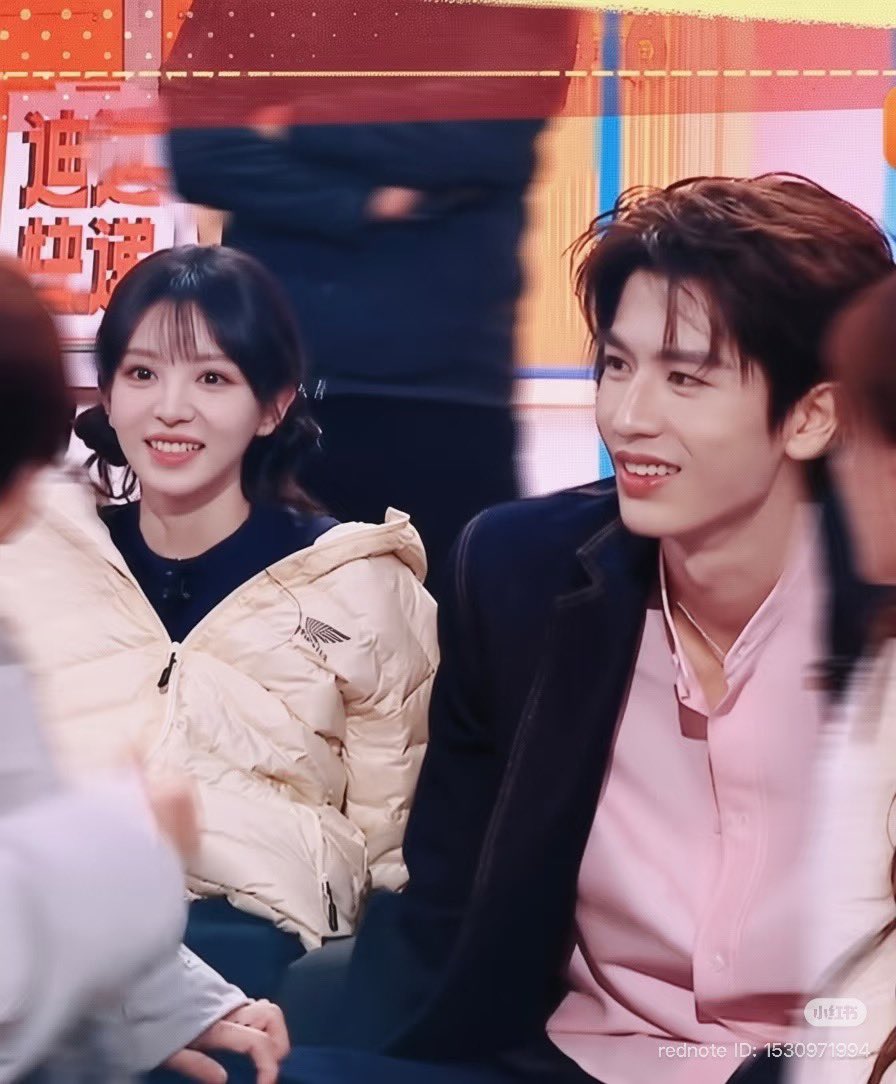 hi6 นั่งคนละแถวแต่เขินมากนะน้อง