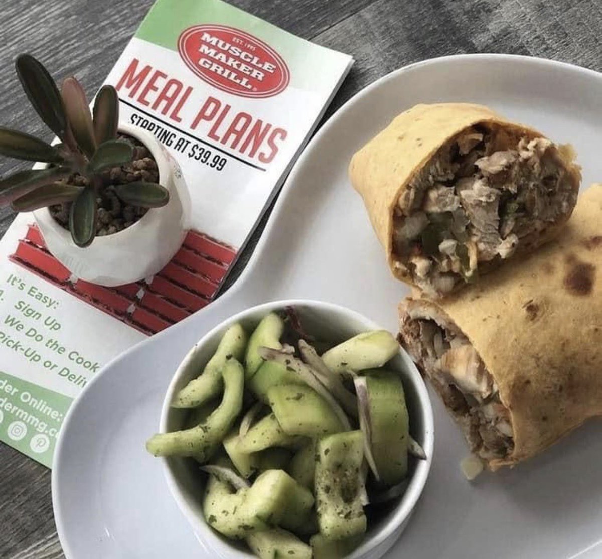 MMGHouston's tweet image. Today presents an ideal opportunity to enhance your day. MMG Houston's healthy meals are the key to elevating your experience. To place an order, please call 714-627-0915 or visit musclemakergrill.com 💪🏻Our operating hours are 10:30am to 9pm.

#healthylifestyle #healthymeal