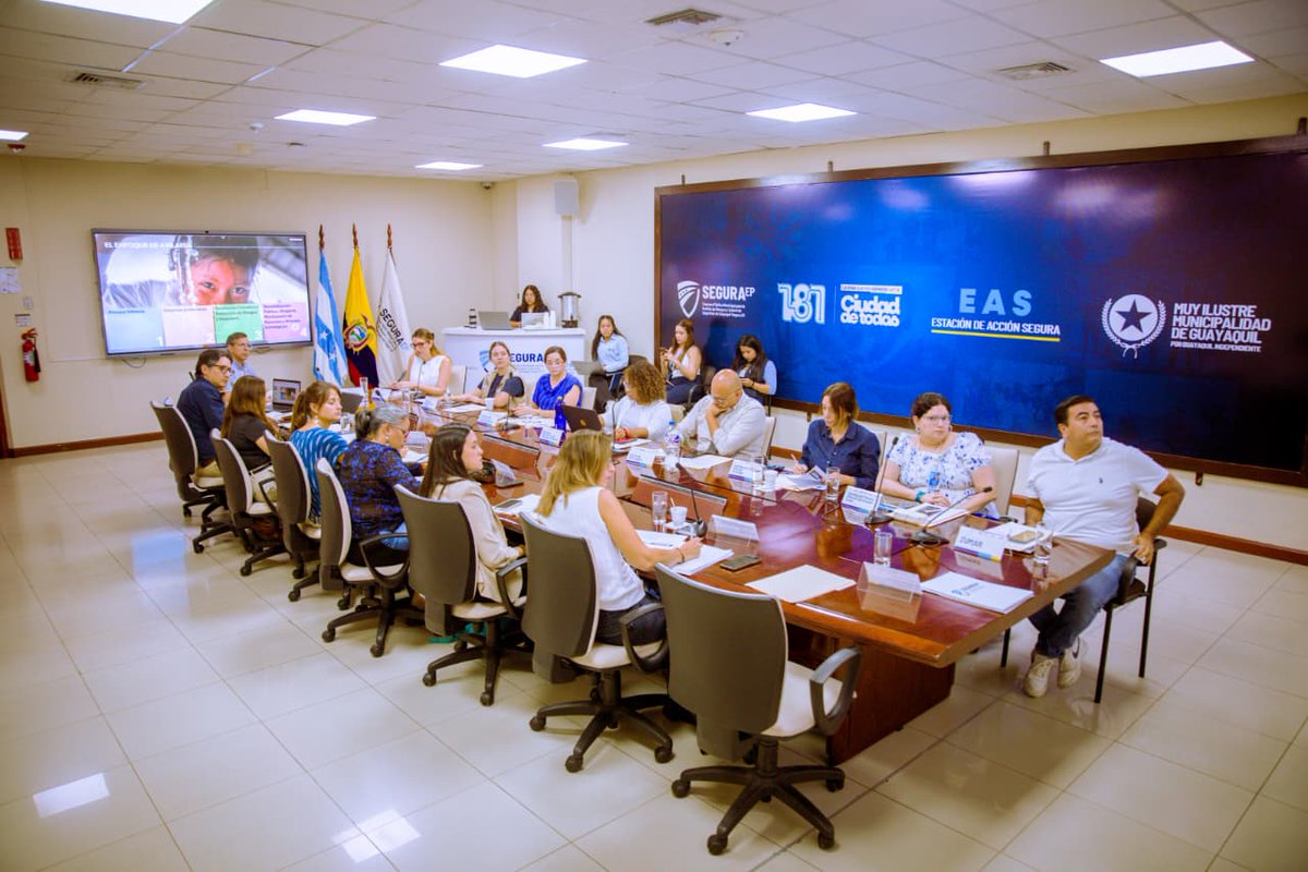 3.- Se contó con la participación de la Líder del Eje Social y representantes de áreas sociales y gestión de riesgos del Municipio.

✅Trabajamos por una ciudad más inclusiva, resiliente y con oportunidades, a través de nuestros proyectos para la reconstrucción del tejido social.