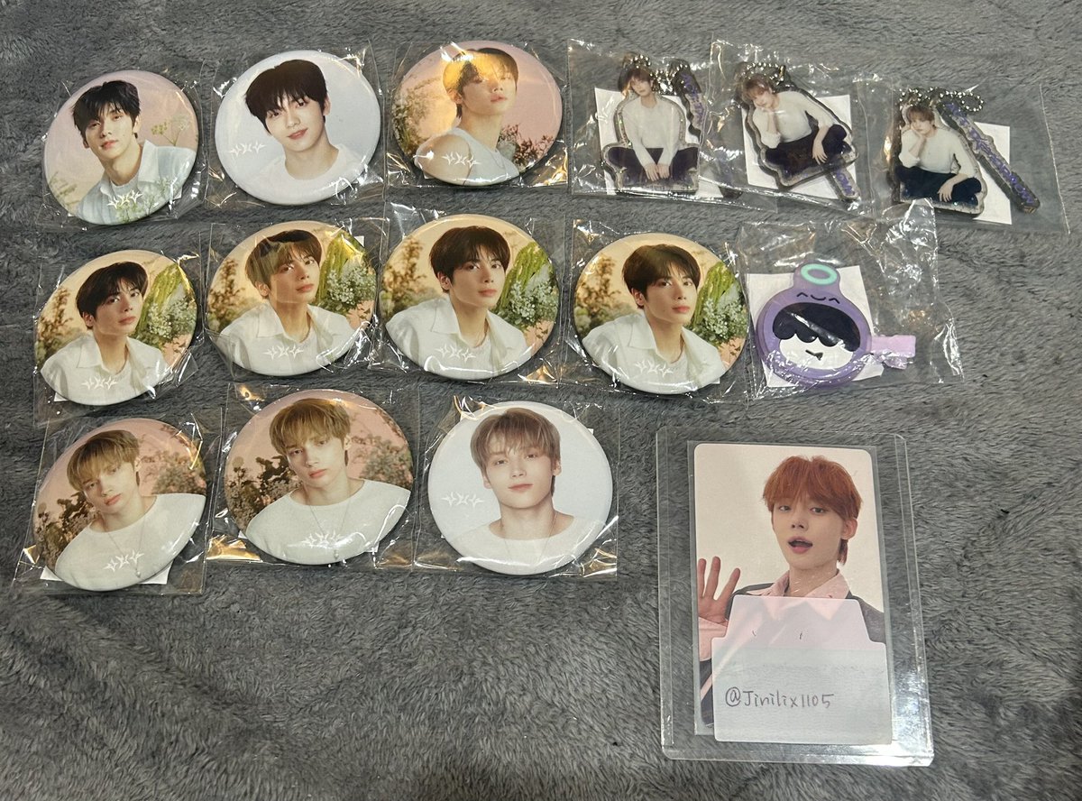 TXT ACT:TOMORROW カプセルトイ 缶バッジ アクキー ヘアクリップ