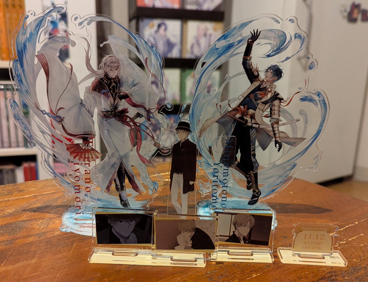 バースデーアクスタ届いたけどどう飾ればいいのか…