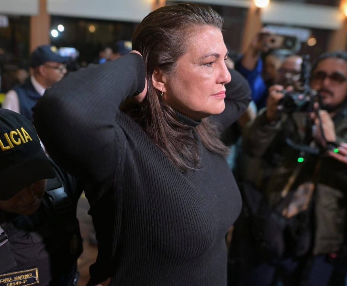 ¡Saludos Mundo!

Algo que debemos resaltar es la valentía y el compromiso que tiene la presidenta del <a href="/CangGuatemala/">Colegio de Abogados y Notarios de Guatemala</a> , Patricia Gámez, al defender el voto de los agremiados, frente a los allanamientos del creador de casos del MP, quienes querían robarse las elecciones.