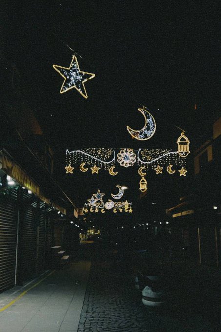 Ramazan ayına sayılı günler kaldı🌙

Ramazan ruhunu yaşamak ve yaşatmak için, caddeler süslensin, Ankara’da Ramazan ayının geldiği hissedilsin istiyoruz. 

Bu konuda Ankara Büyükşehir Belediyesi’nin üzerine düşeni yapmasını ve cadde sokakları süslemesini talep ediyoruz.