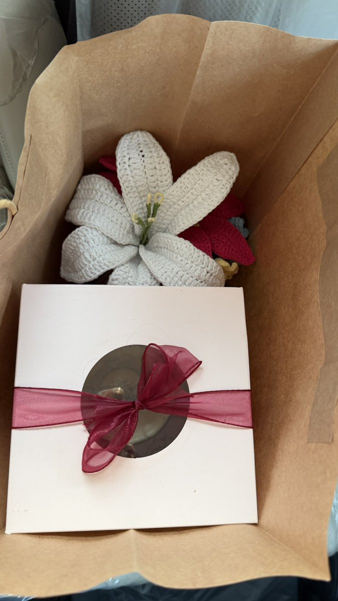 ما اعرف اشتري هدايا اعرف اسويها بس🌷🌺🌻