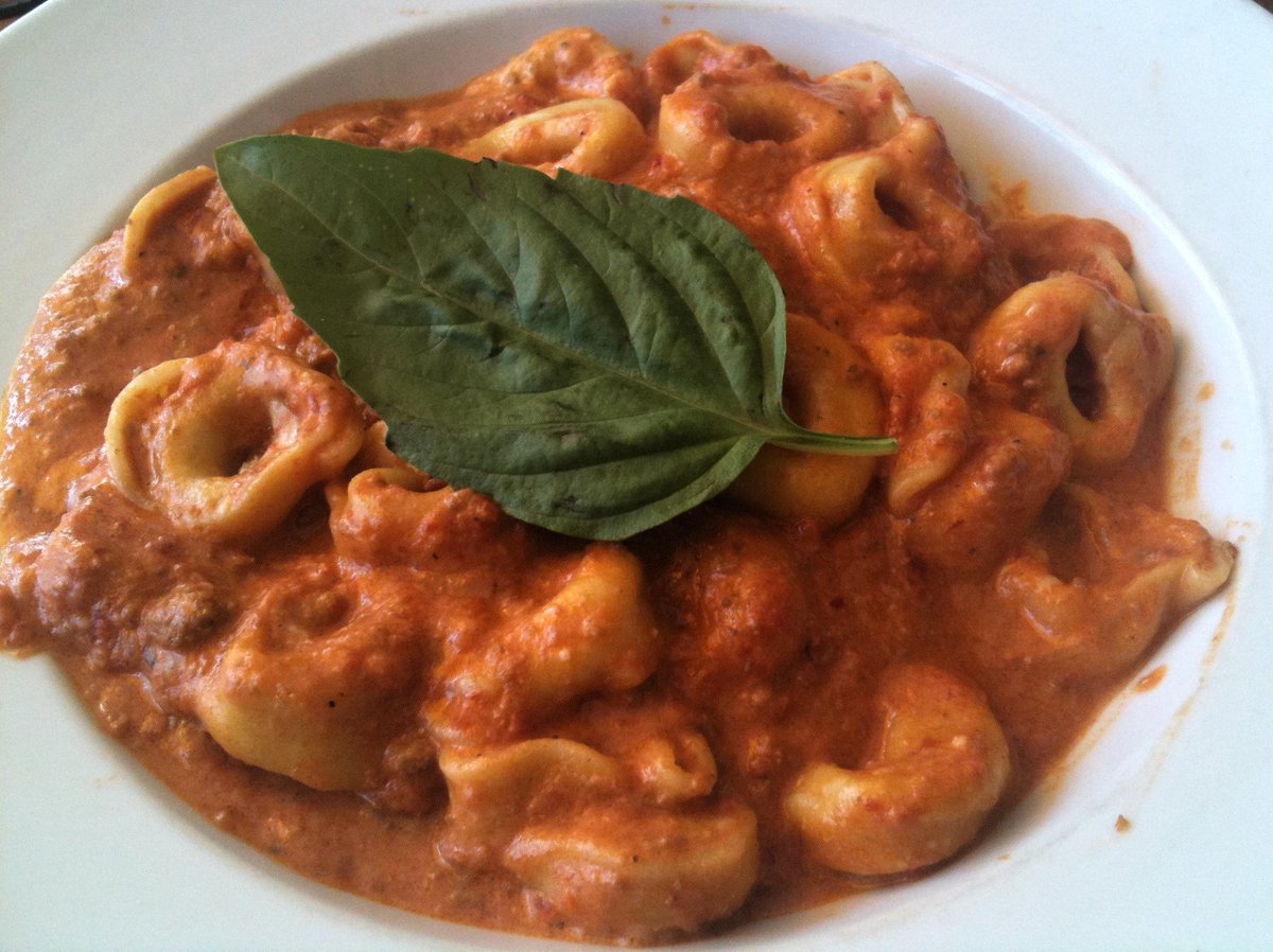 14850 Dining tweet media