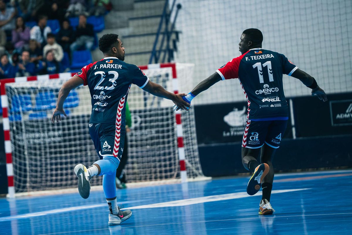 radioalicante's tweet photo. #SerDep 13/02
⚽️Previa @cfhercules - @AntequeraCF con Carcelén y David Urios 
🗣️Beto: "Necesitamos más fluidez en el juego"
⚽️Previa Navalcarnero - @CFIntercity 
🏀Previa @BFuenlabrada - @FundLucentum con @lucentumblog 
🤾‍♂️Previas @eonalicante y @CDAgustinos 
📻https://t.co/sz2zeQ70Q6