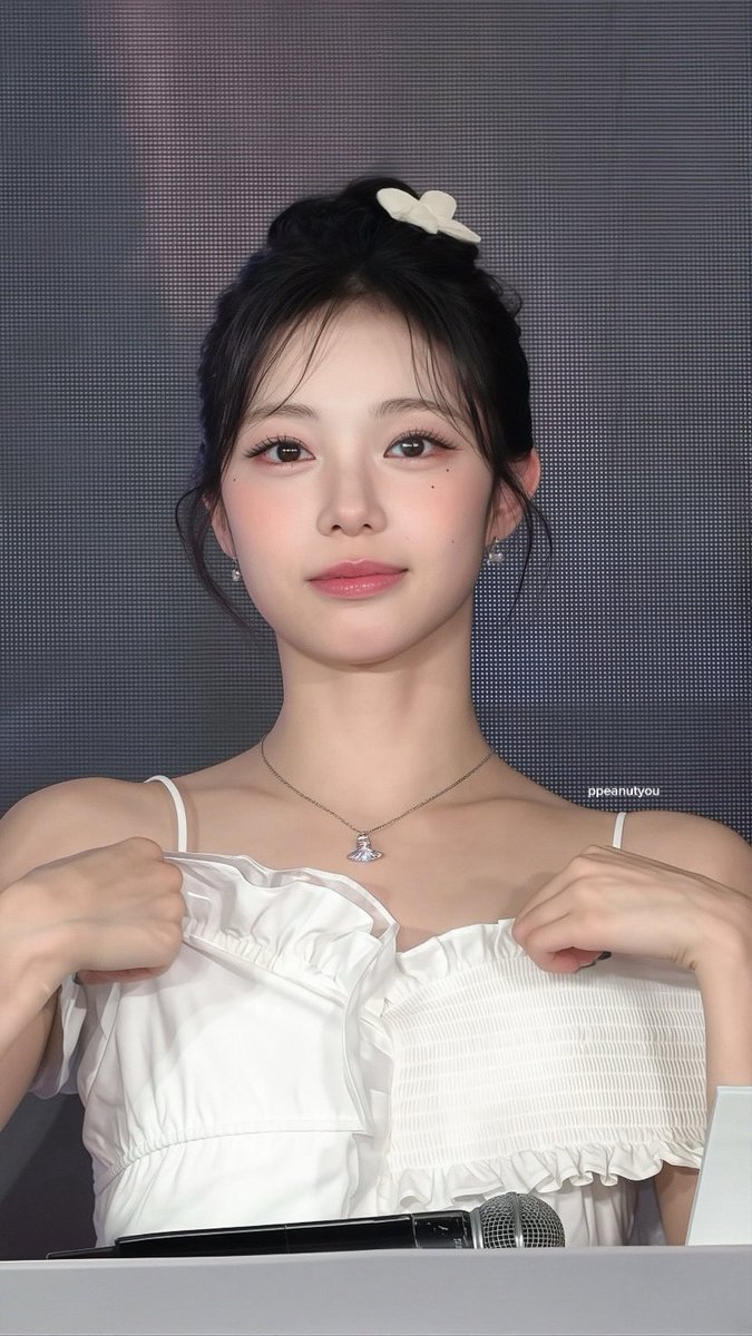 130226 - REAL PRINCESS👸🏻🤍🩵

#이안 #IAN
#Hearts2Hearts #하츠투하츠
#Hearts2Hearts_FOCUS_inBKK