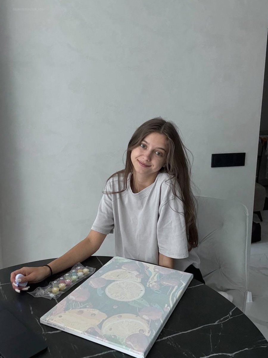 Your support means the world to me 🌍 Thank you for being my sunshine on cloudy days ☀️ RT if you’re grateful for the little things in life! 🌼