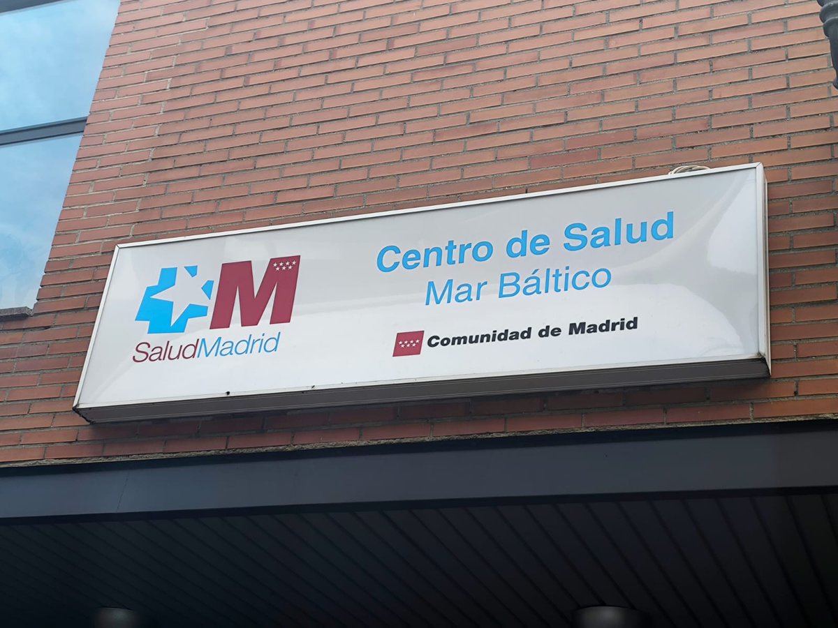VecinasSanidad's tweet photo. ✍🏾 Seguimos en los barrios recogiendo las quejas de la gente con la campaña Reclama.
Reclamar es un derecho y tenemos que valernos de él.
#Reclama https://t.co/XJ87O8LROd