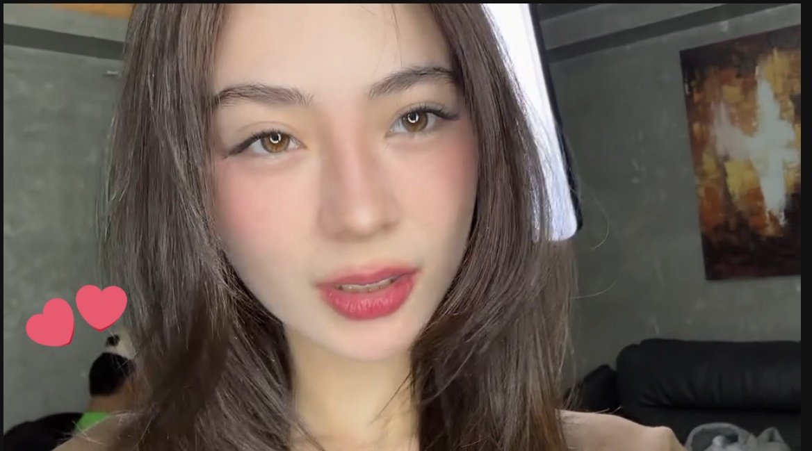 _flynn00's tweet image. 1. Watermark sa phone case.
2. Watermark sa personal.