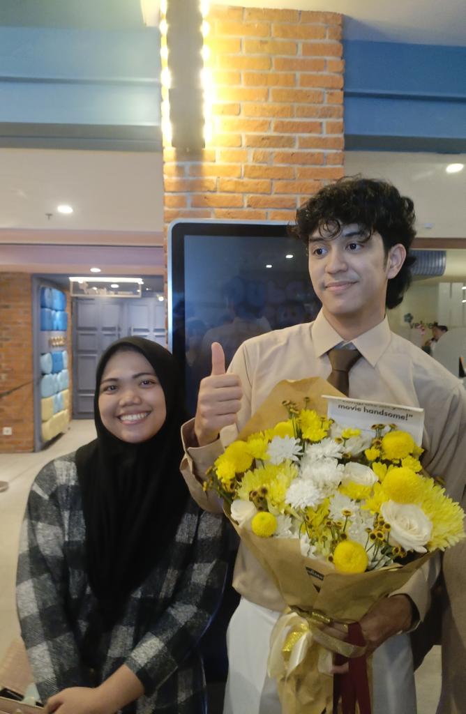 dewisinta484's tweet photo. Sayang kalian berdua banyak banyak❤️❤️❤️🤗
Sehat selalu ya buat kalian 🤗
Terima kasih sudah ada untuk kami. Kalian selalu membuat kami tersenyum🥰
Abun Aca🤗❤️✨
#abun #aca #bunca https://t.co/ExsXZSCuh3