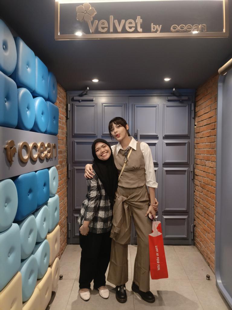 dewisinta484's tweet photo. Sayang kalian berdua banyak banyak❤️❤️❤️🤗
Sehat selalu ya buat kalian 🤗
Terima kasih sudah ada untuk kami. Kalian selalu membuat kami tersenyum🥰
Abun Aca🤗❤️✨
#abun #aca #bunca https://t.co/ExsXZSCuh3