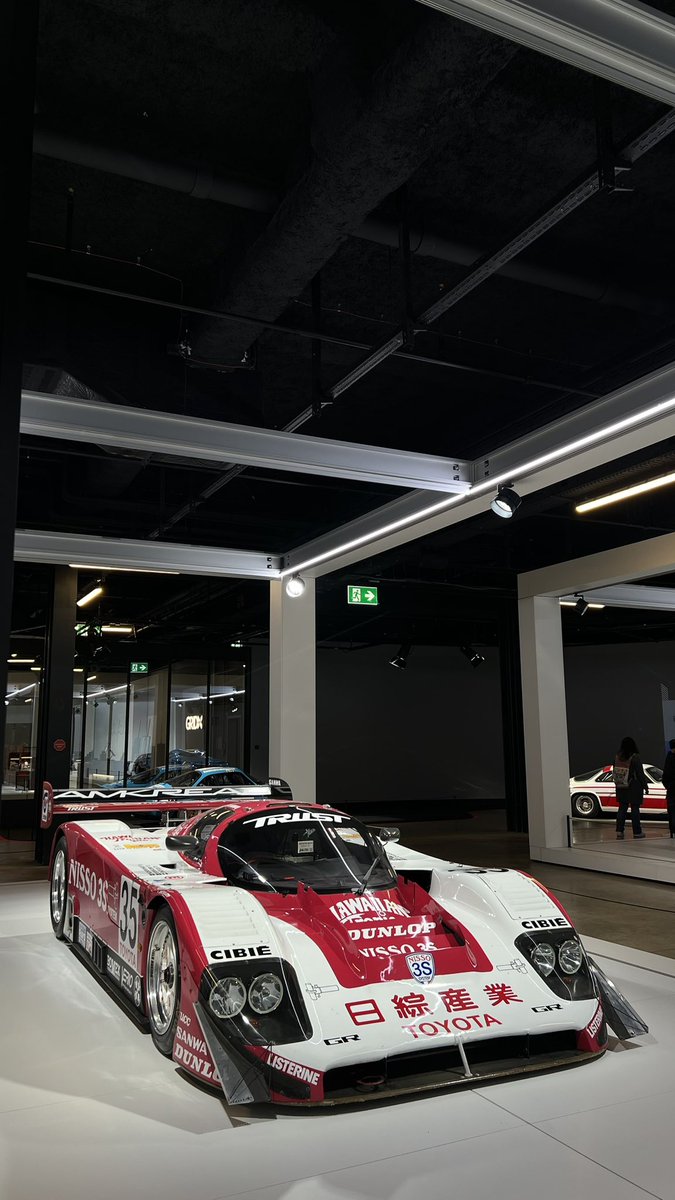 CarSighting's tweet image. I stripped naked in the gallery and they had to call security