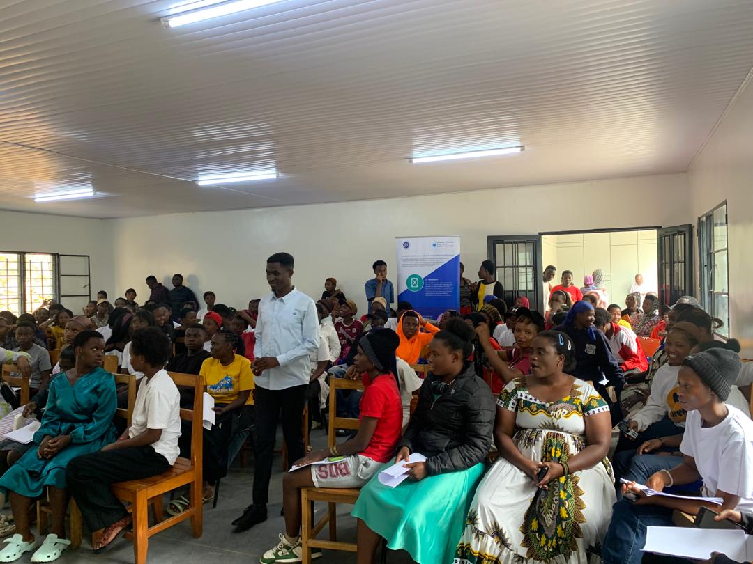 urphsa's tweet photo. Marking International Condom Day, URPHSA joined Kimisagara Youth Center to raise awareness Among the youth on proper condom use, promoting health, safety, and responsible choices among the young community.
#internationalCondomDay
#StopSIDA
#SafeSex https://t.co/tdJqkAoy75
