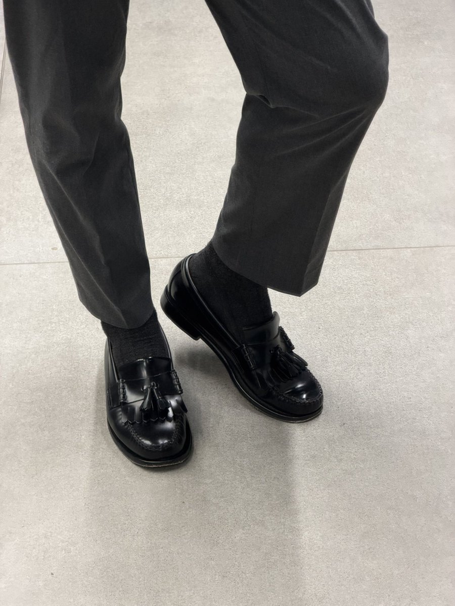 sexytassel's tweet photo. Happy Friday π
π₯·I still dress up β¬οΈ
#ejecutivos #otc #otcsocks #sheer #sheers #loafers #gaysocks #gaysocksworship #sheersoo #menssocks #formal #formalsocks #dresssocks #otc #otcsocks #ejecutivo #suitedatplay #suitandtie #suitandtiefetish
#formalsuit https://t.co/xOx15ACGBJ